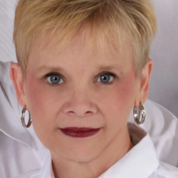 Meet the Posher Other - Meet your Posher, Debbie